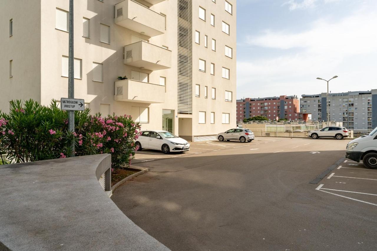 City Lux Apartment 1- With Garage And Balcony Zára Kültér fotó